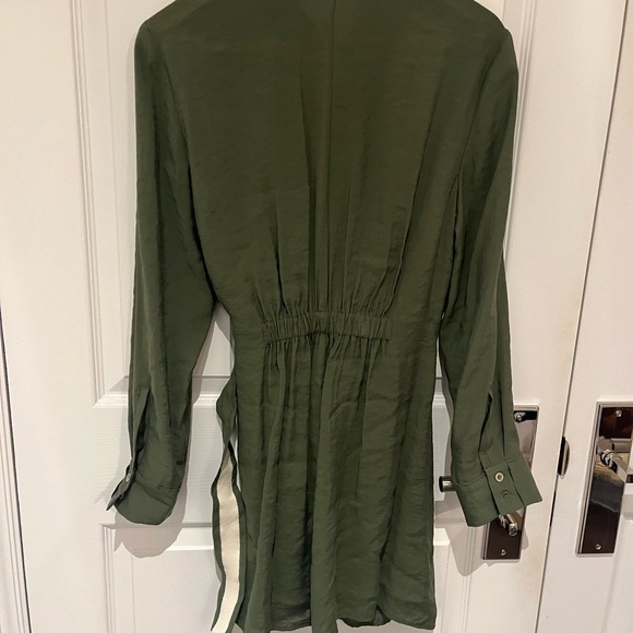 Zara Khaki Green Shirt Dress with Belt.
Wrap style, sits just above the  knee - Picture 6 of 6